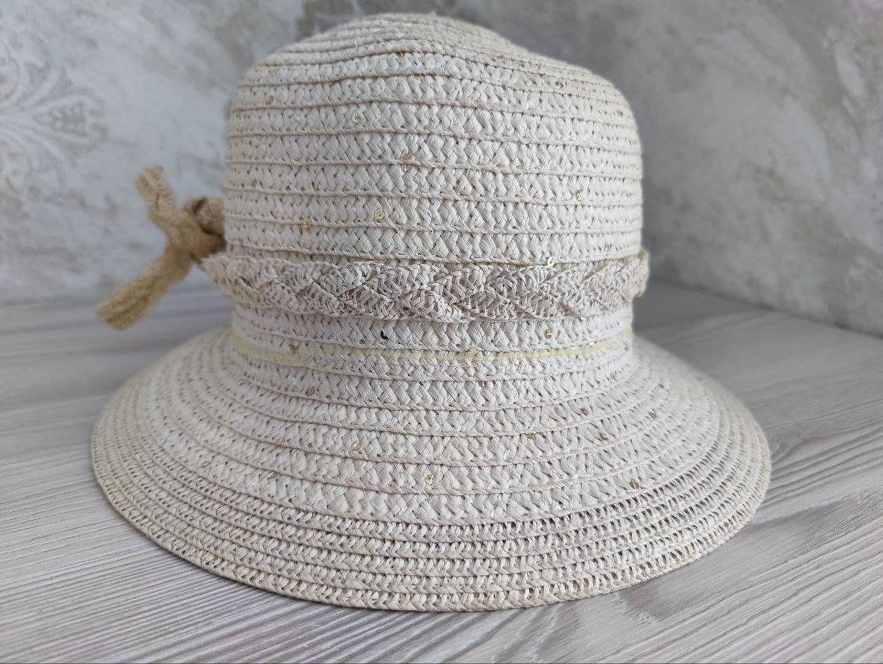 Женская шляпка под соломку