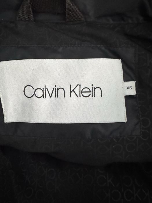 Zimowa kurtka Calvin Klein .