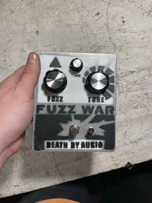 Death by Audio FUZZ WAR