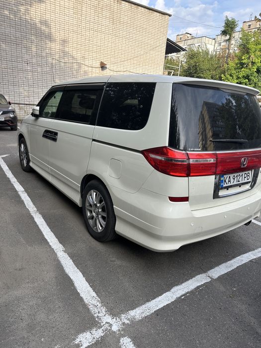 Продам Hondu Elysion 2011 2.4 бенз