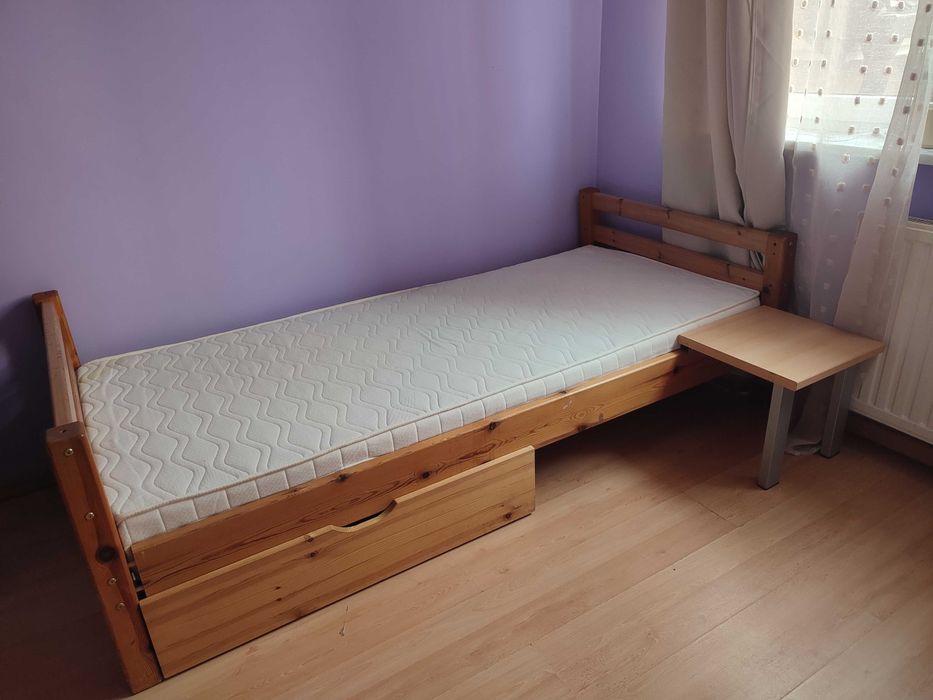 Łóżko sypialne 90x200 z materacem