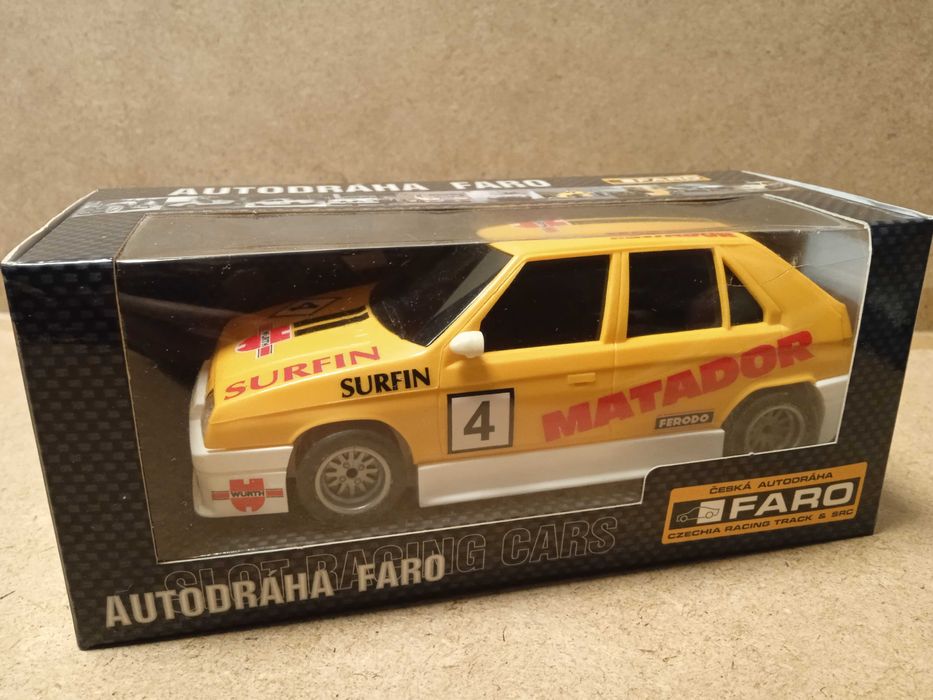 SlotCar 1/28 "FARO"  Skoda Favorit