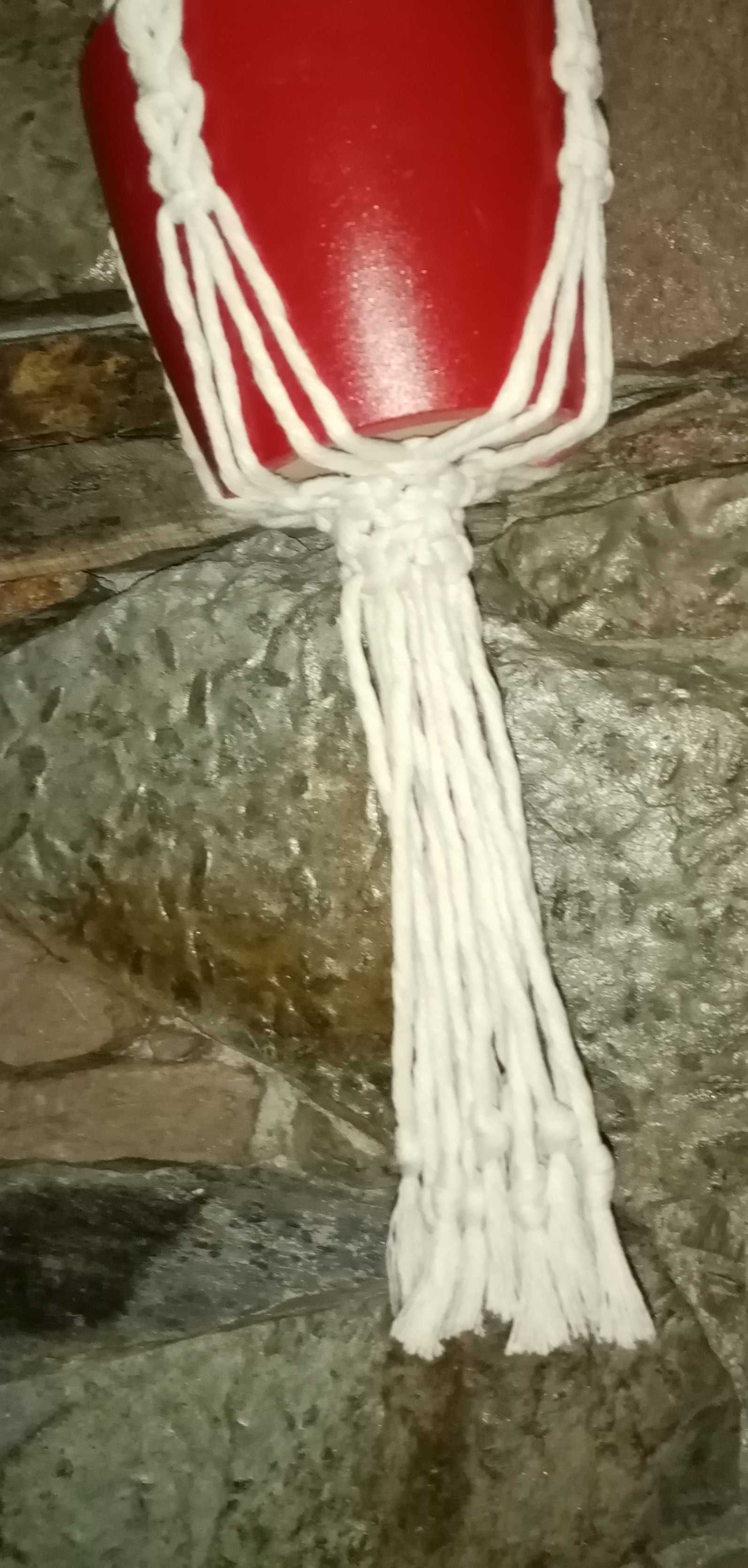 Suporte para vasos em macramé