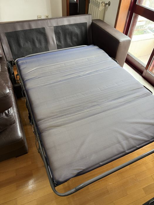 Sofá-cama de canto em pele castanha – Chaise longue + cama nunca usada