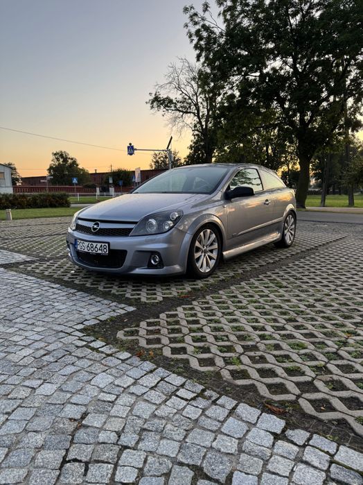 Opel Astra H GTC OPC