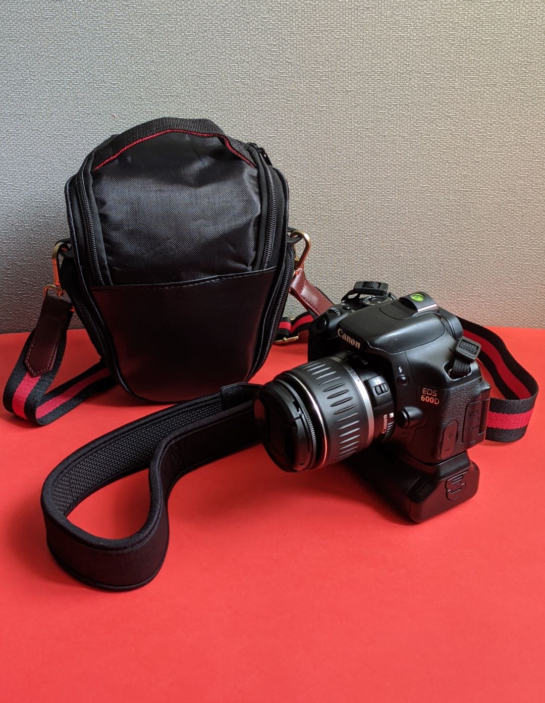 Mega zestaw Canon 600D obiektywy akcesoria grip akumulatory torba