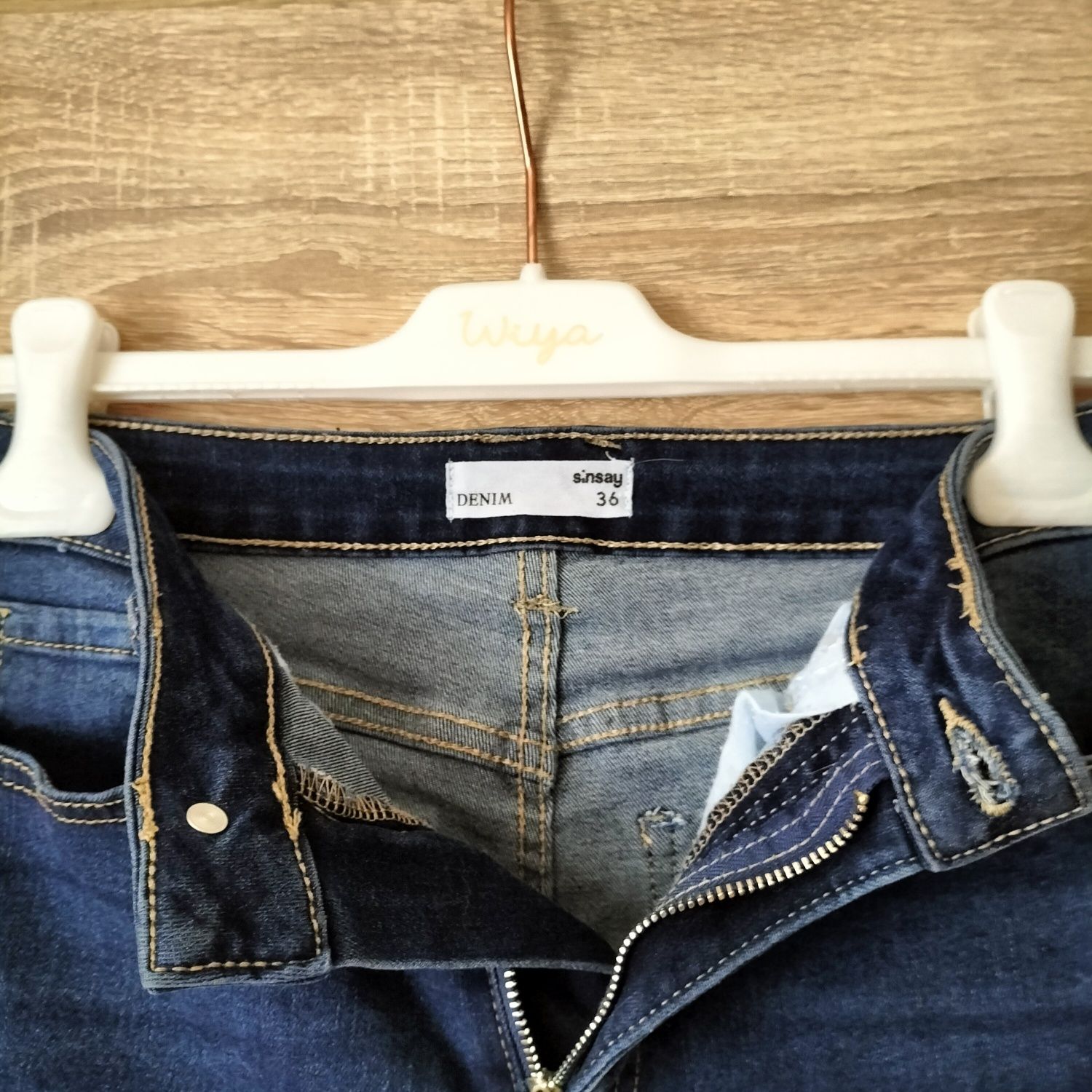Damskie spodnie jeans roz S Sinsay