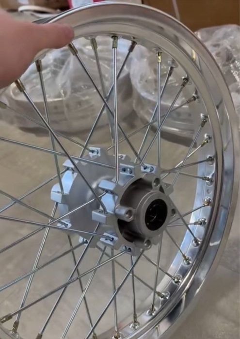 продам задний диск 18