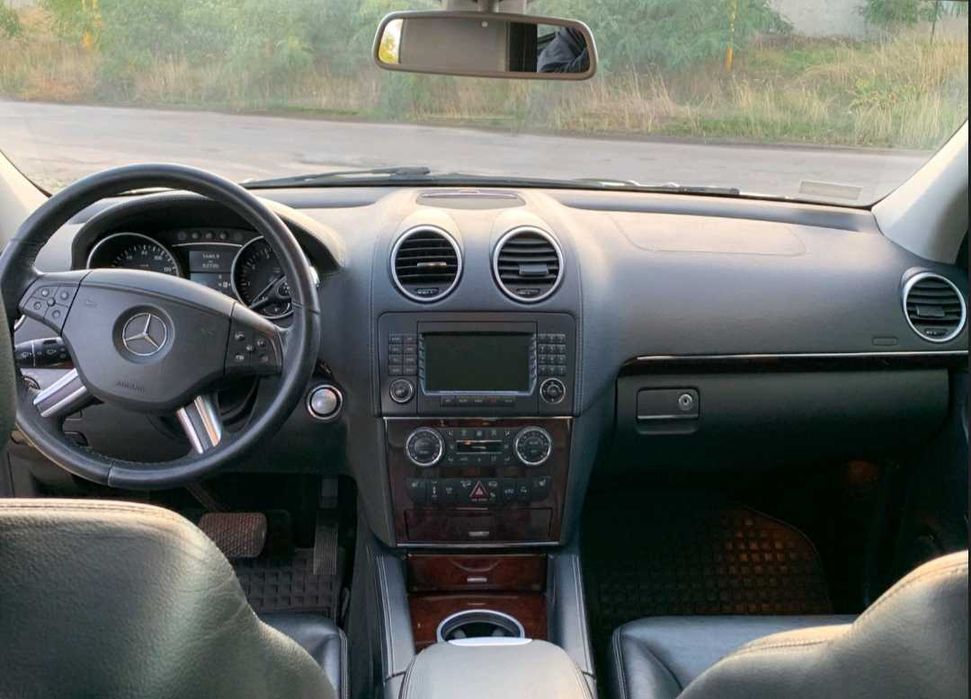 Mercedes Benz GL – Class  550 AT 4 Matio