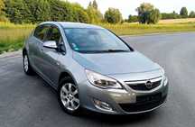 Opel Astra J 1.6 Benzyna 2011 rok 140 tys km ! Serwis ! Bezwypadkowy!