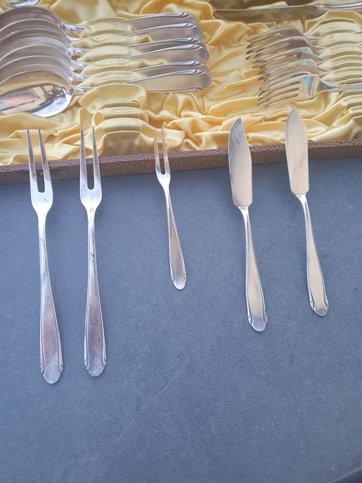 posrebrzany komplet sztućców WMF 90