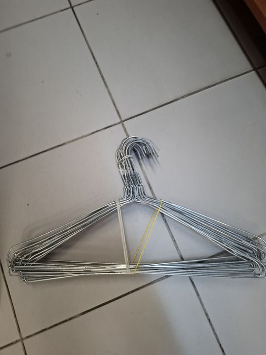 Wieszaki z metalu 25 szt