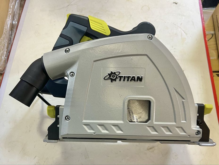 Дисковая погружная пила TITAN PPS7Е