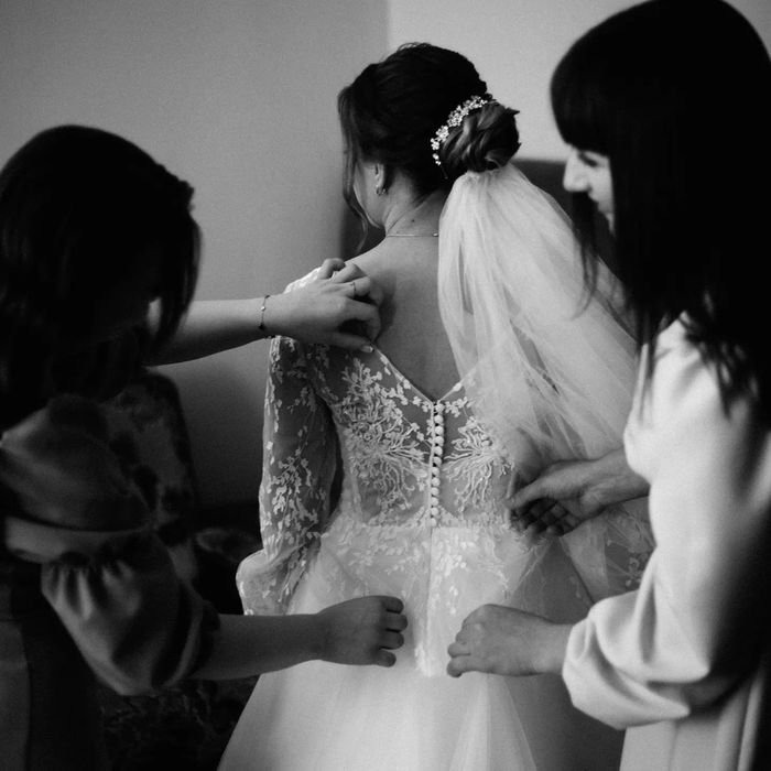 Продам весільну сукню