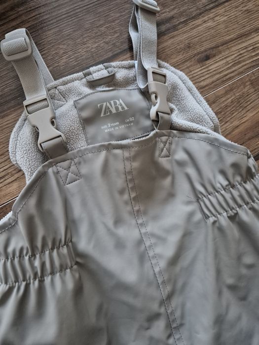 Spodnie ogrodniczki Zara