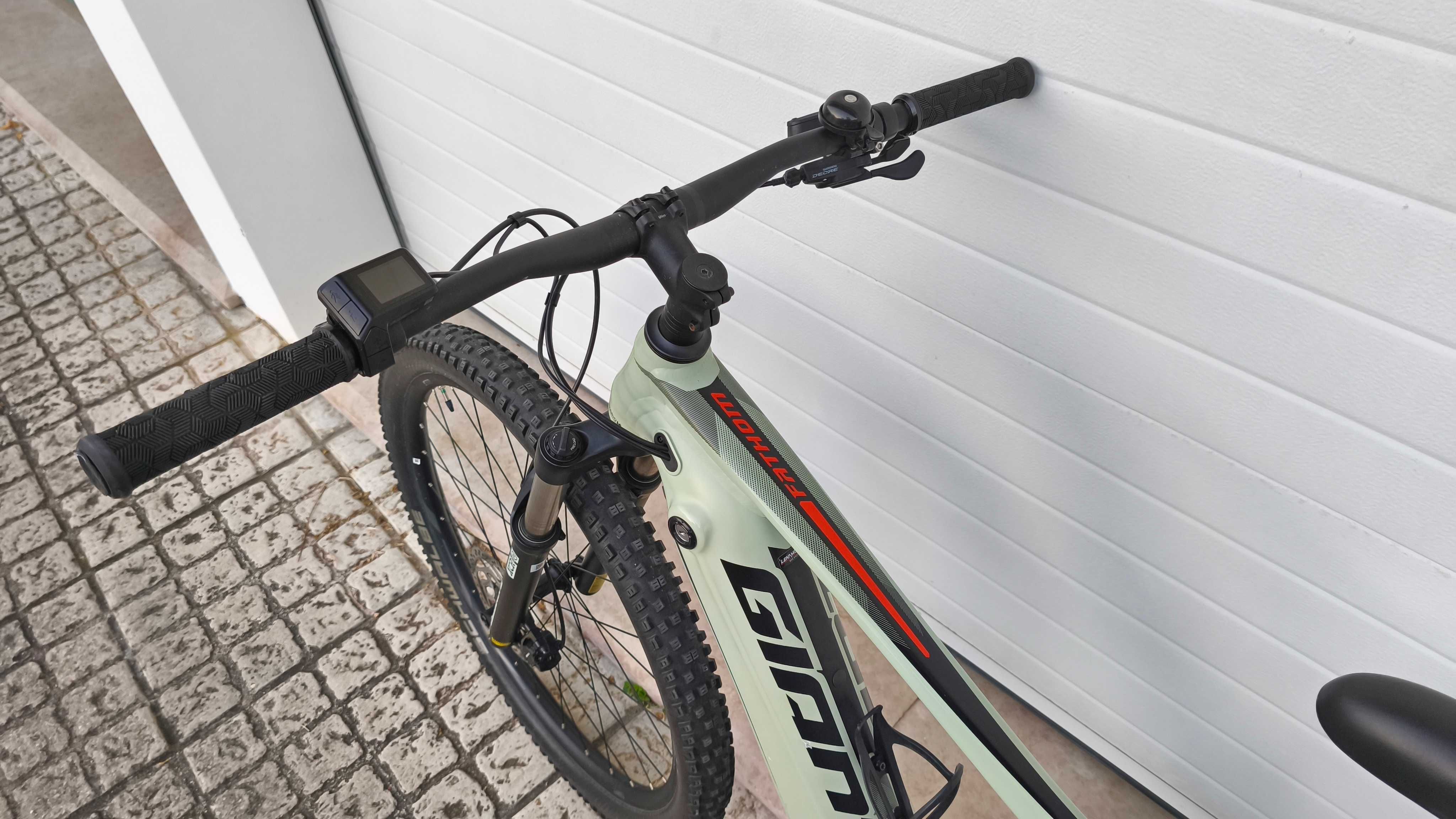 Bicicleta elétrica Giant Fathom E+ 2