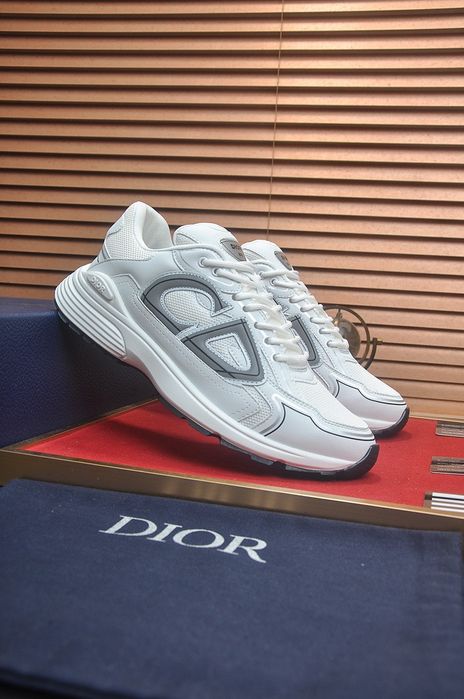 Sapatilhas Dior Cinza e Brancas