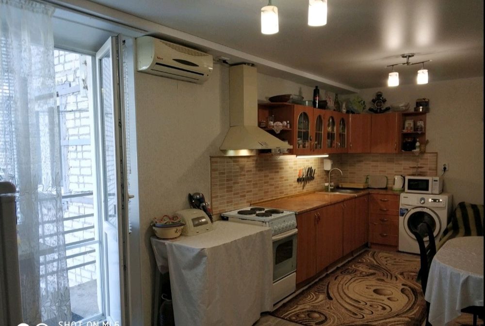 Продається двокімнатна квартира в передмісті Чорноморська