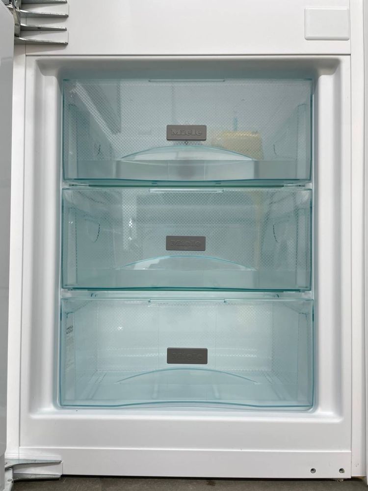 Холодильник KF 37233 iD під забудову