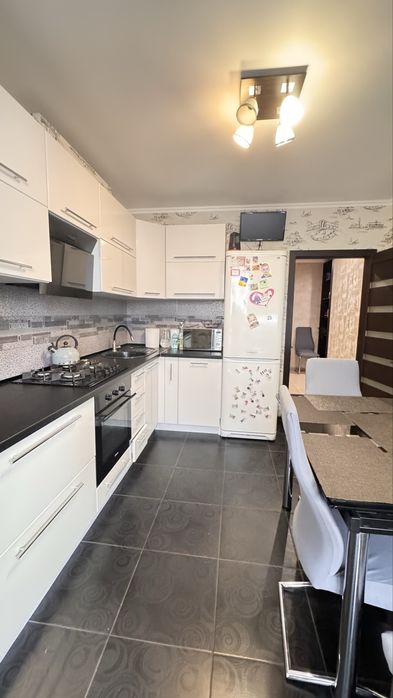 Продаж квартири з сучасним ремонтом!