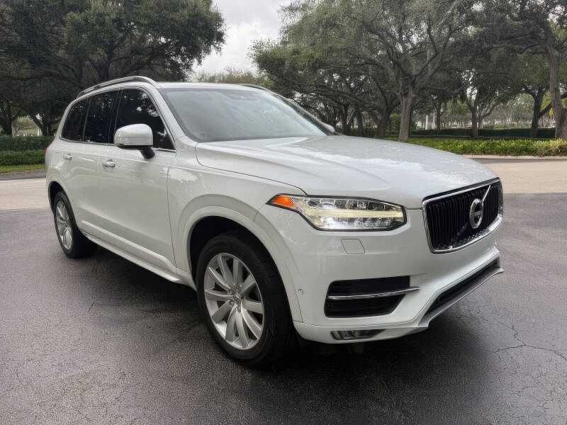 2018 Volvo XC90 T6 Momentum