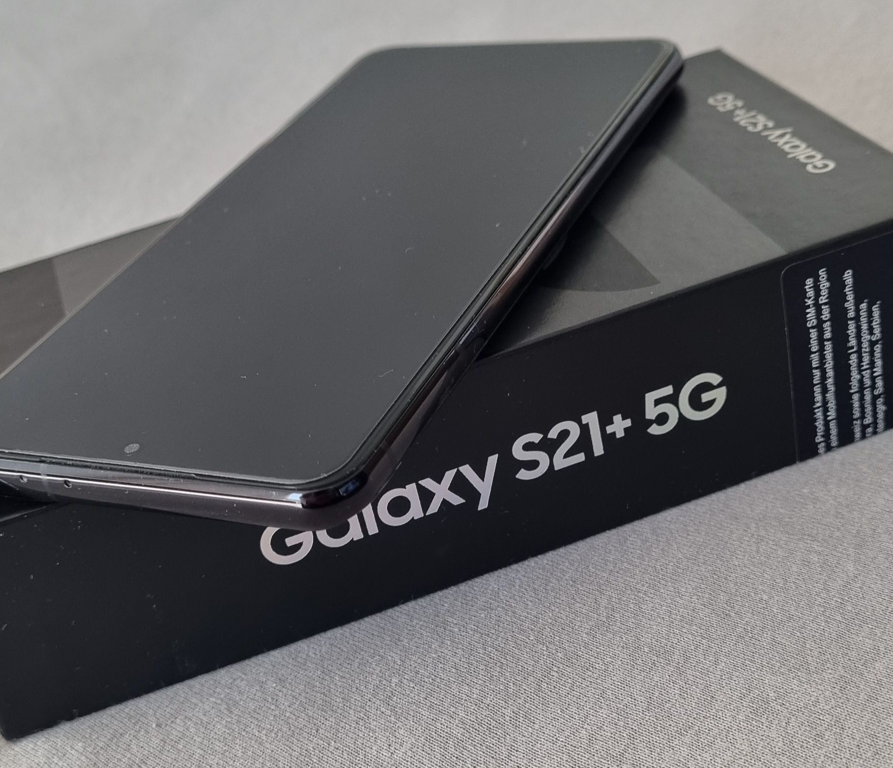 Samsung S21 Plus 12/128Гб, 6.7", dragon 888, 1 сім + еСім.