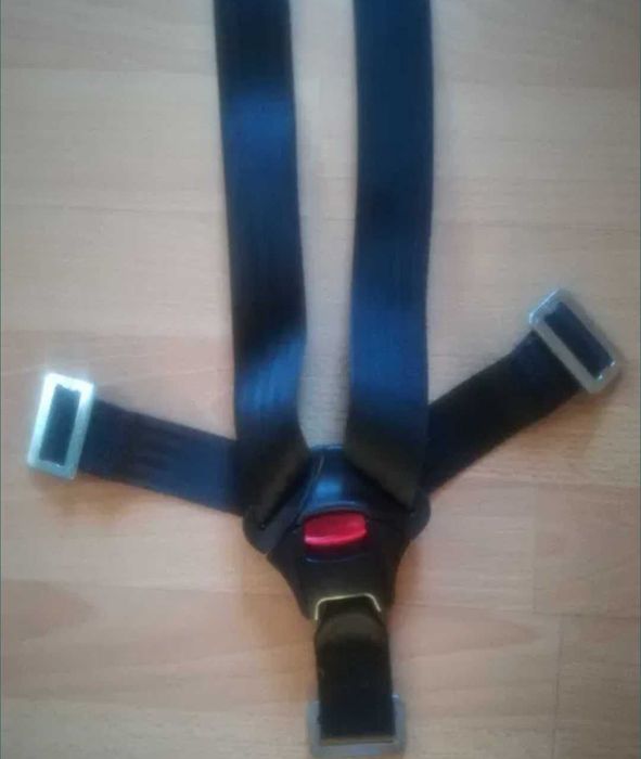 Pasy do fotelika Maxi Cosi