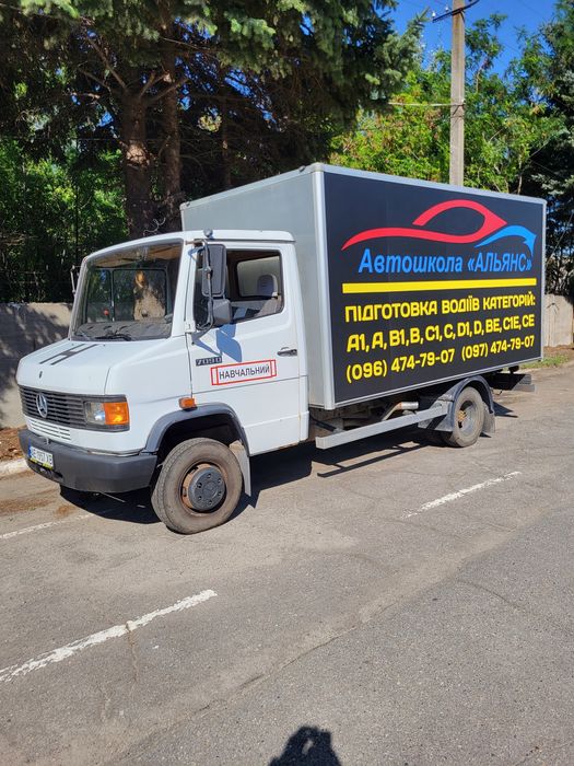 Автошкола Альянс інструктор категорії С, СЕ, С1, С1Е автоінструктор