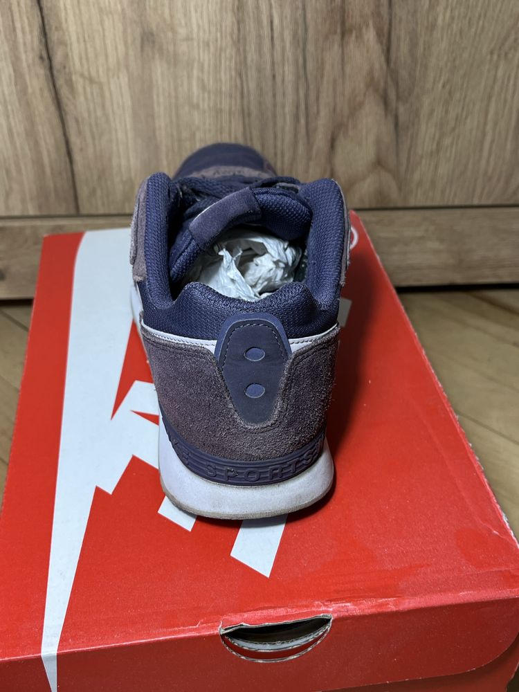 Кросівки Nike WMNS VENTURE RUNNER 40 розмір 25,5 см