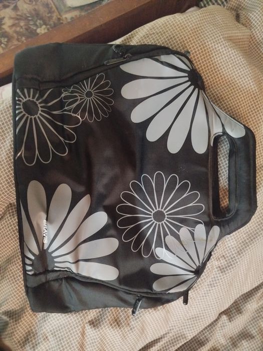 Робочий нетбук Asus Eee PC + Новий акумулятор + Сумка