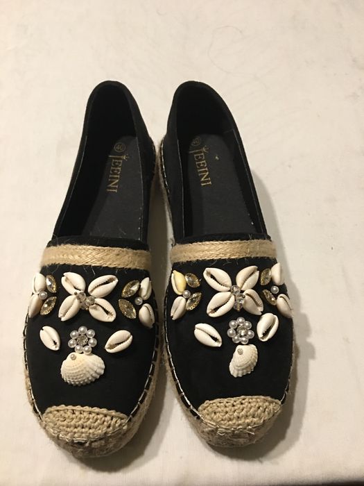 Alpercatas novas N 39. Para desocupar.