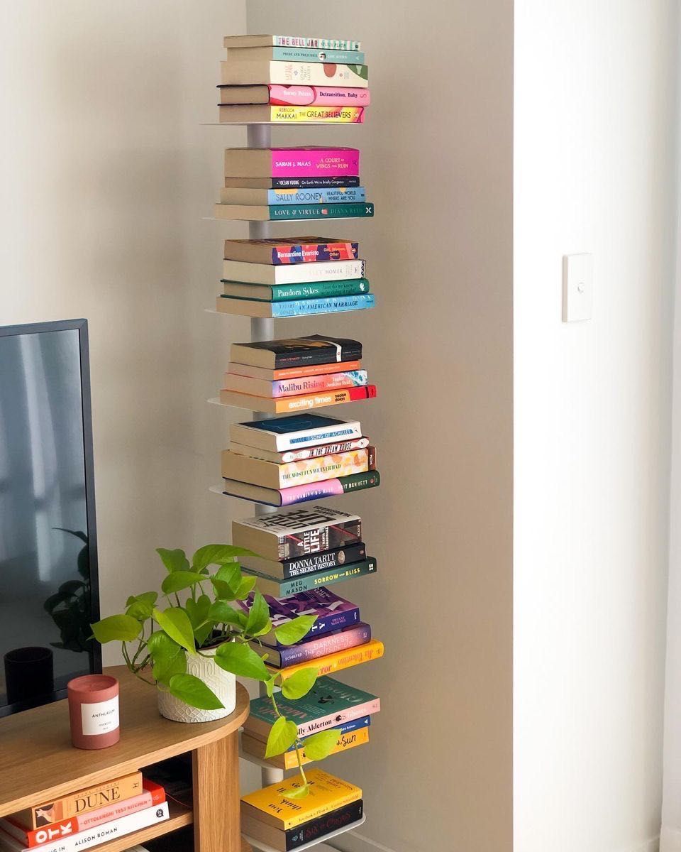 Prateleira handmade para livros (efeito invisível)