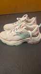 Tenis novos e confortaveis