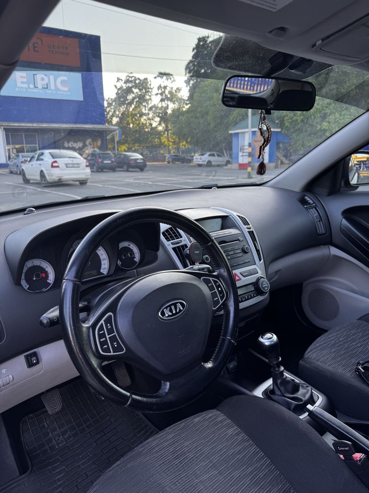 Kia ProCeed 2008