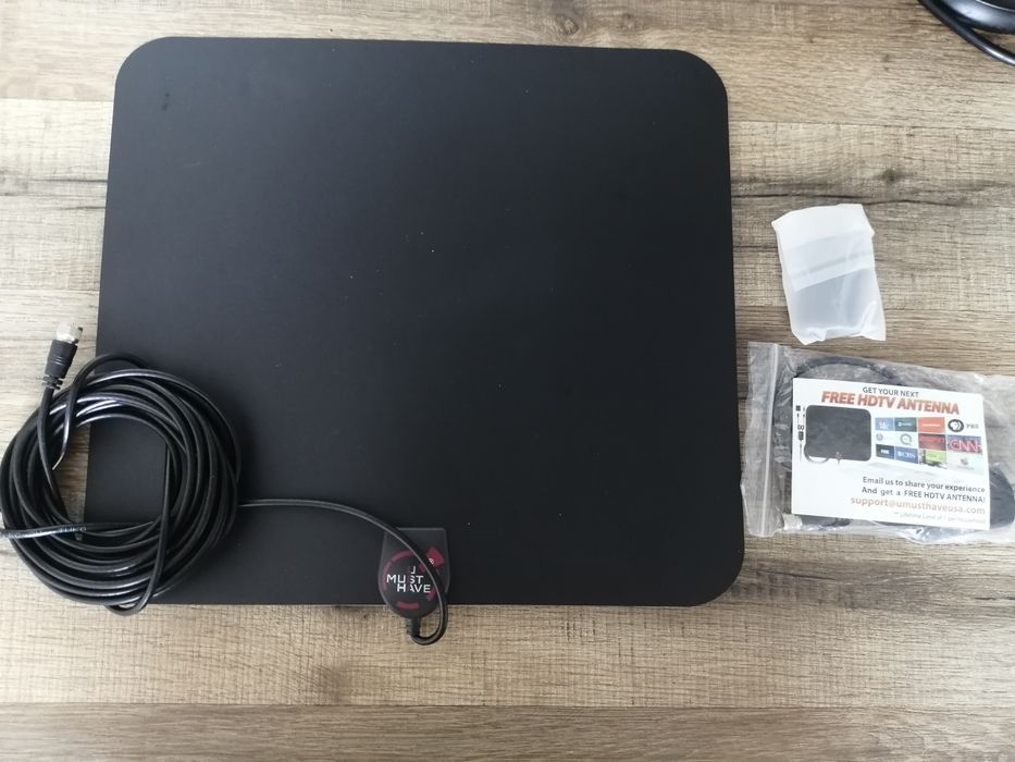 Комнатная телевизионная антенна "FREE HDTV"