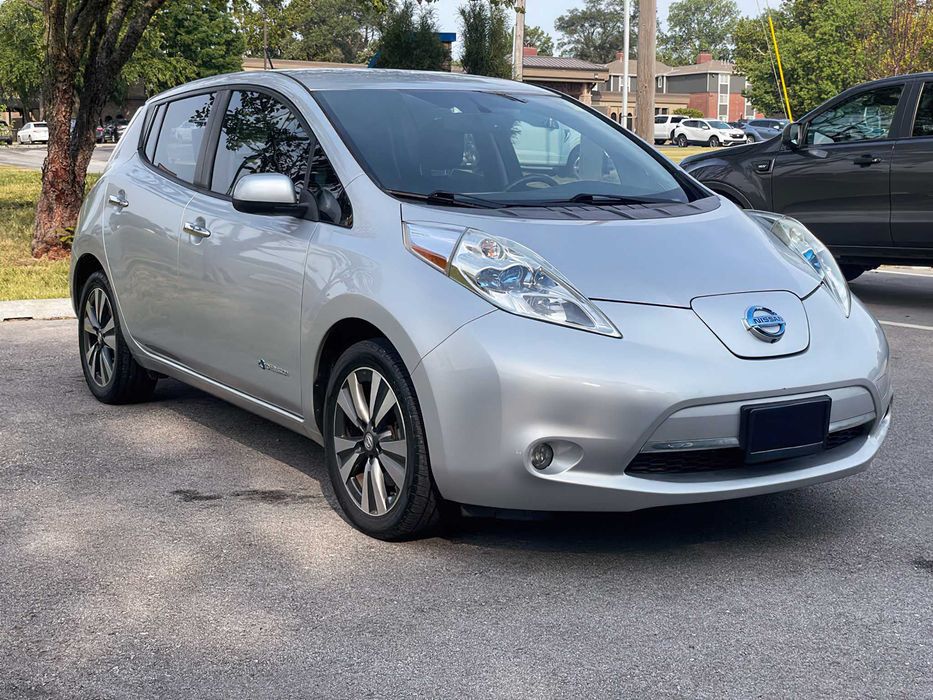 Nissan LEAF      2015