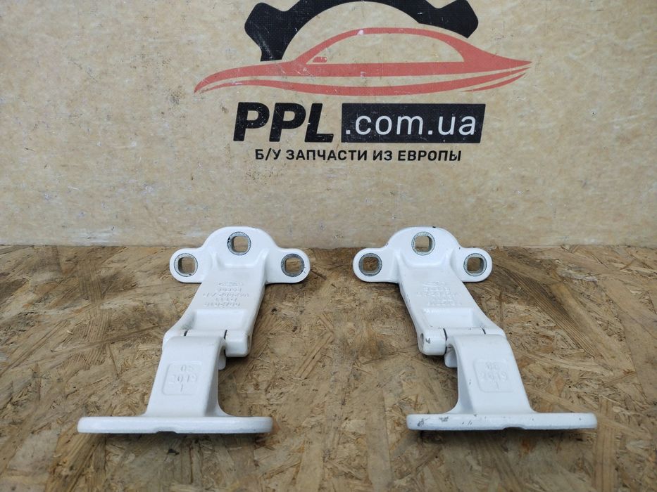 Ford Transit Connect Mk2 13- петля двери багажника задней распашной