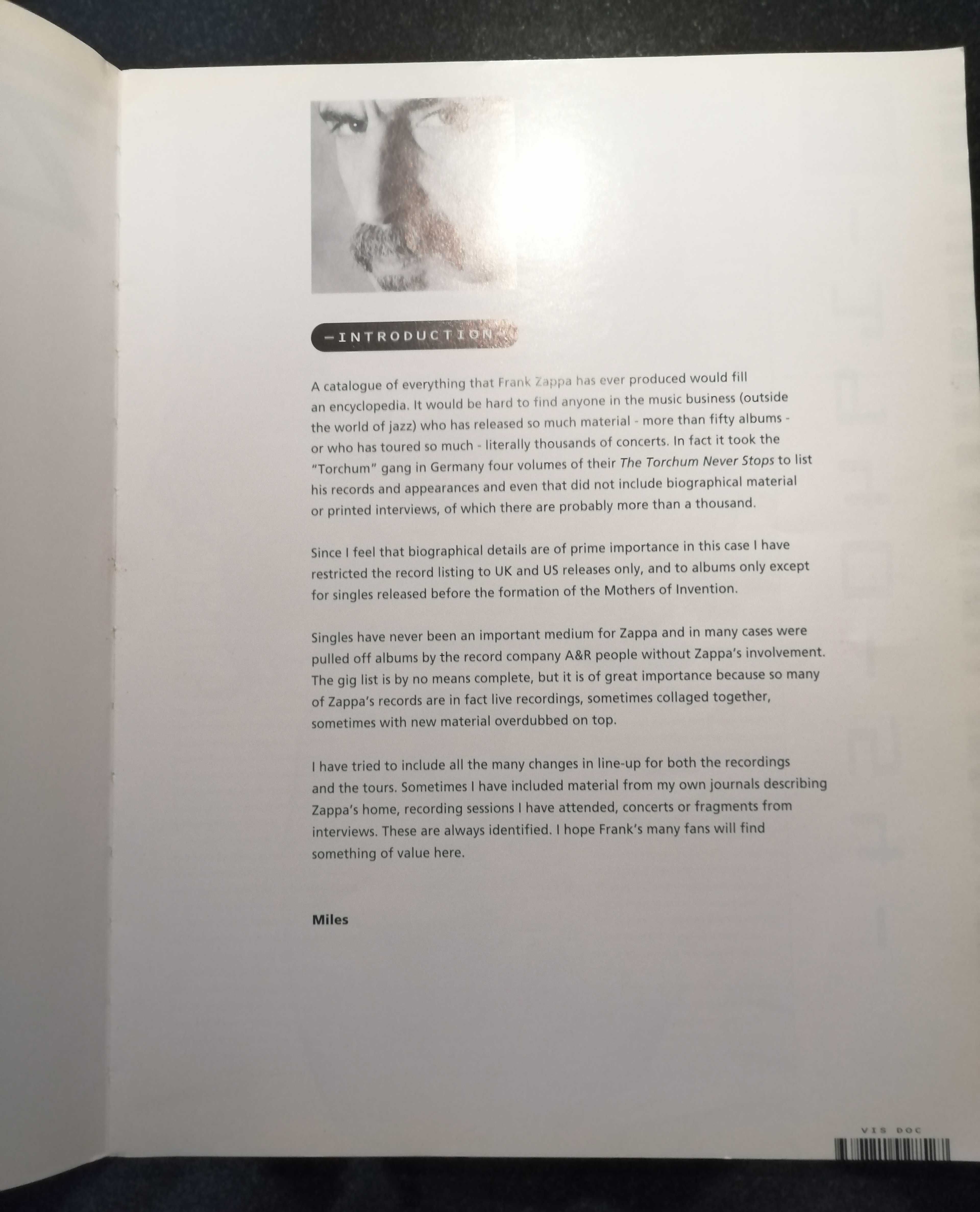 Livro “Zappa - a visual documentary by Barry Miles”