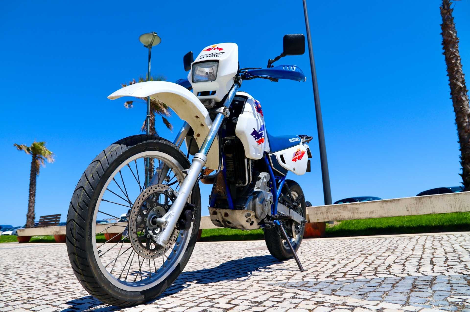 Suzuki DR 650 SE