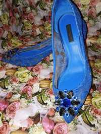 Туфлі човники синього кольору фірми Dolce Gabbana , розмір 37 повноці