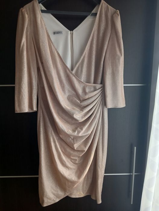 Złota sukienka  rozmiar 46