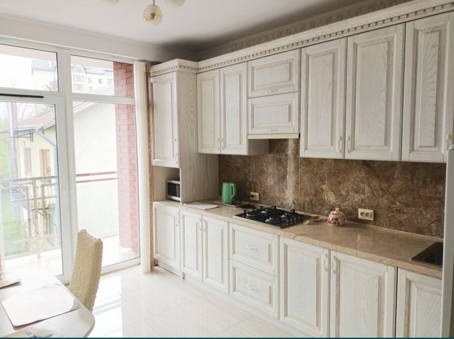 Шикарні апартаменти в центрі по  С.Бандери 23. Вільно