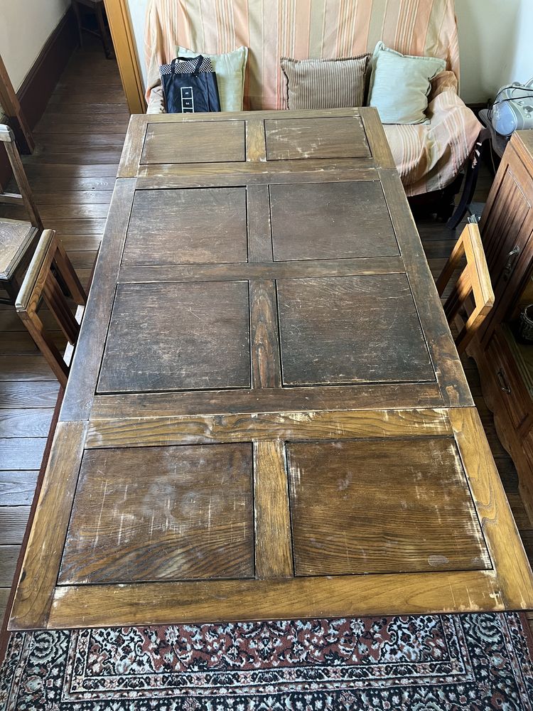 Mesa de jantar de madeira extensível