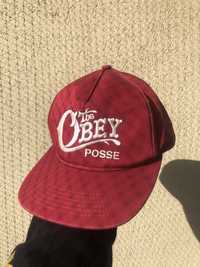 Stylowa burgundowa vintage snapback czapka z daszkiem Obey