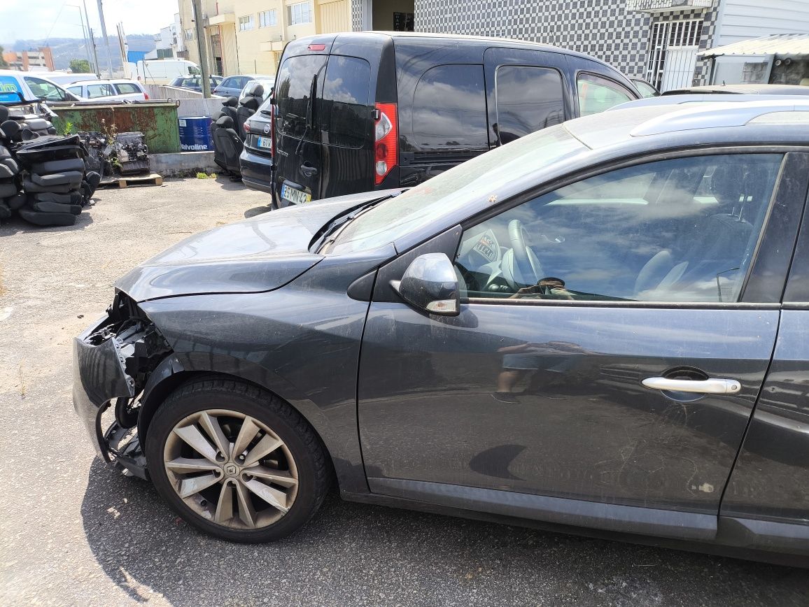 Renault Megane 1.5 DCI | Falta frente completa - fácil