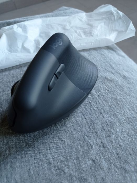 Logitech Lift grafitowy praworęczna