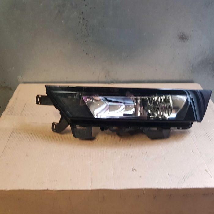 halogen Skoda Rapid 5JA 15-