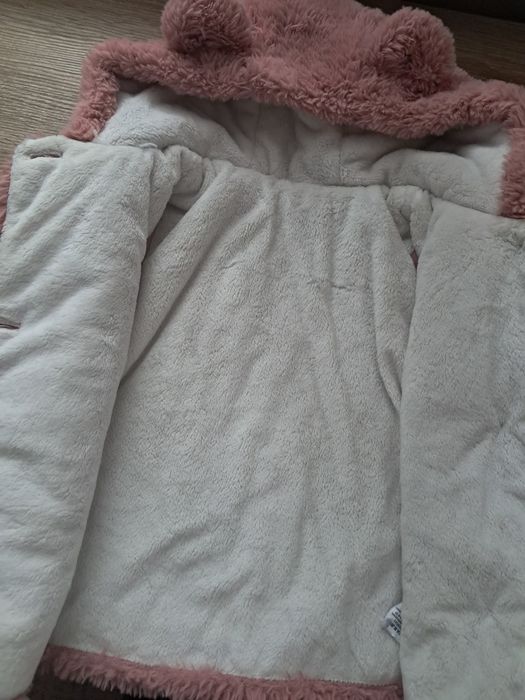 Ciepłe różowe futerko dla dziewczynki z kapturem