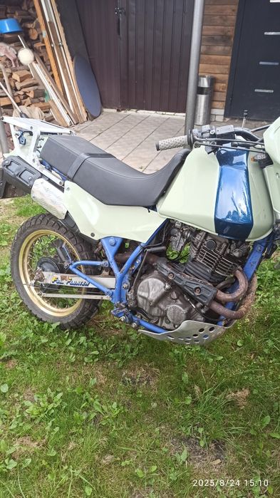 Suzuki DR 600  в