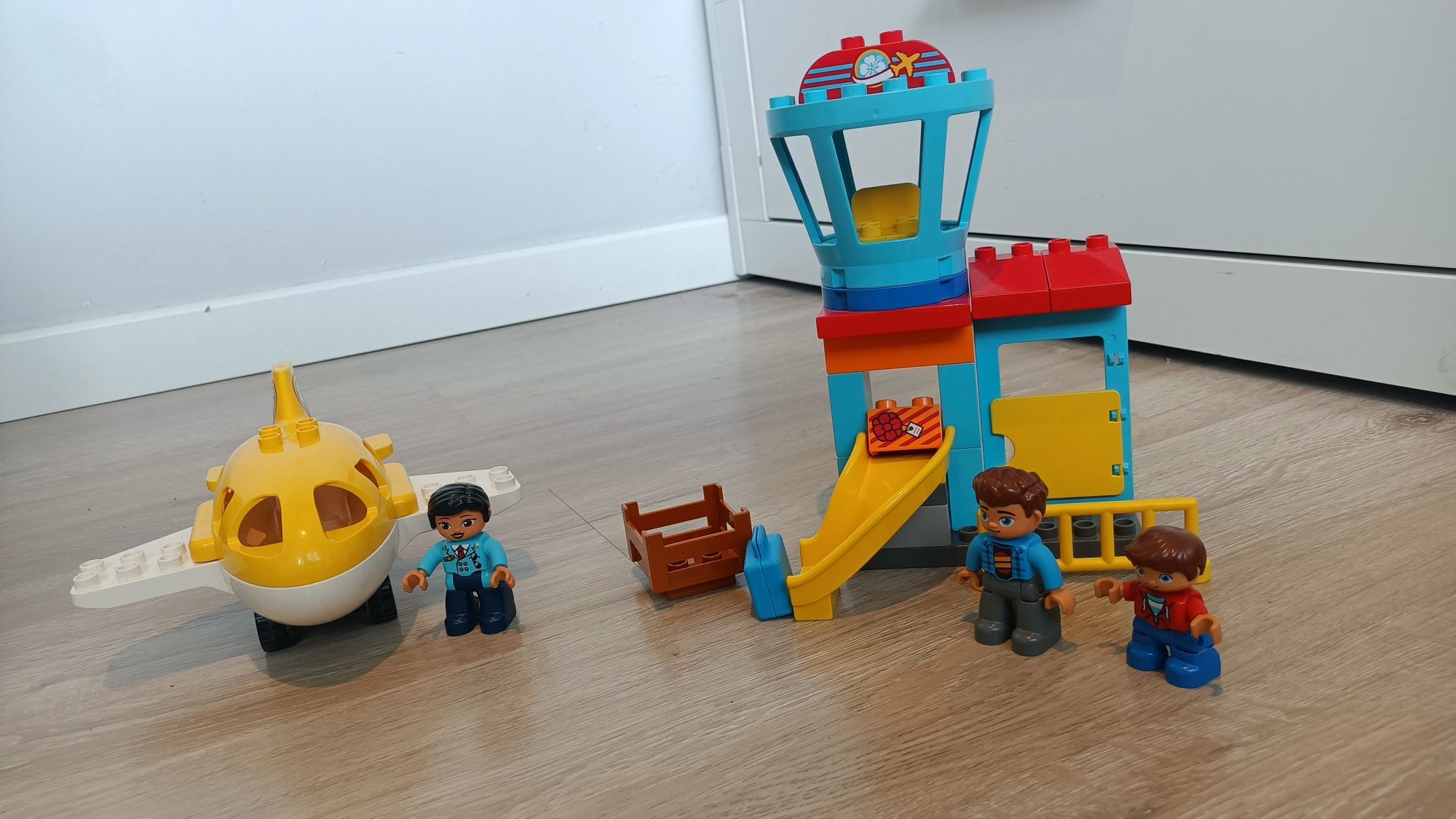 LEGO Duplo lotnisko z samolotem